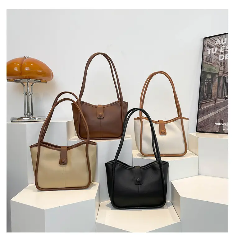 Women's Maillard Leather Shoulder Bag Large Capacity Brown — feature 19