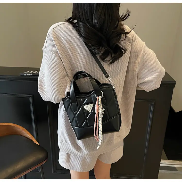 Women Rhombic Crossbody Bag Black Beige 2025 Fashion — feature 19