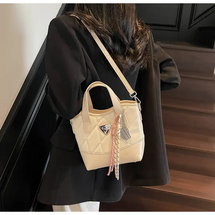 Women Rhombic Crossbody Bag Black Beige 2025 Fashion — feature 24