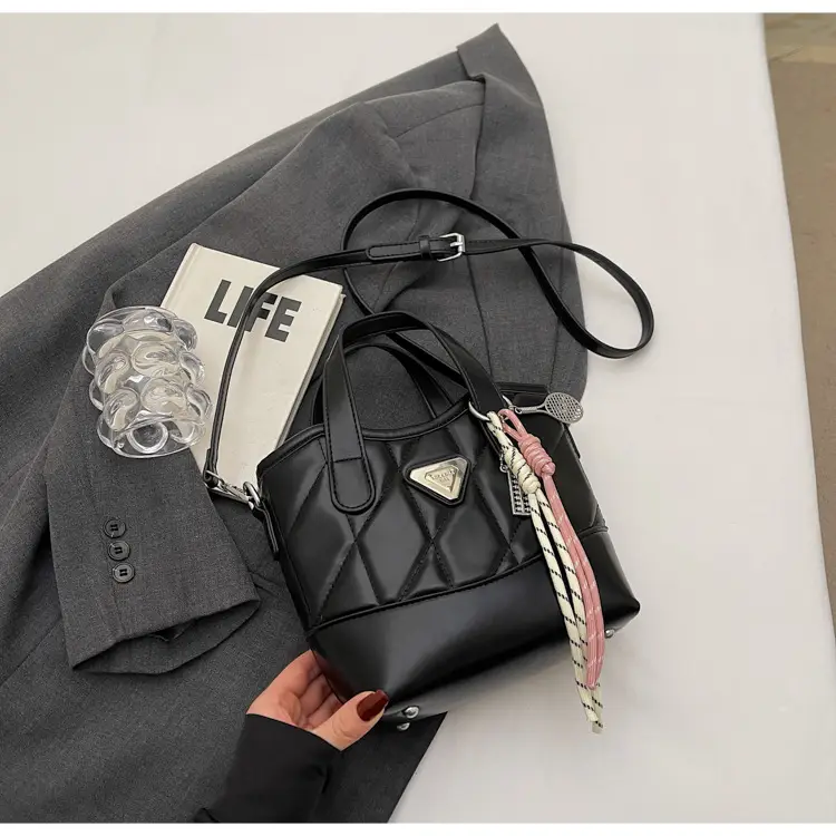 Women Rhombic Crossbody Bag Black Beige 2025 Fashion — feature 33