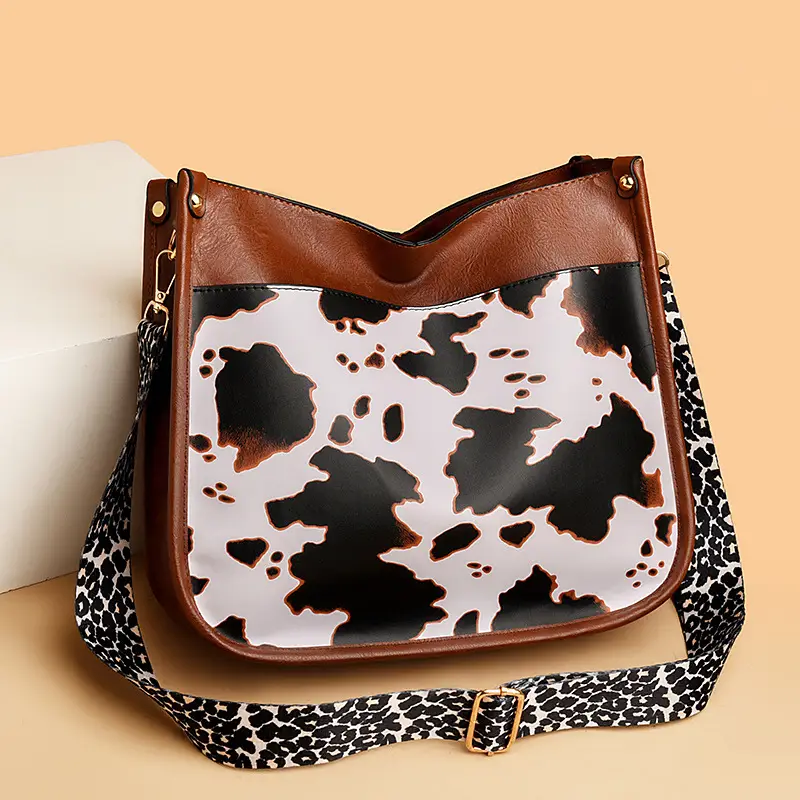 Retro Black Crossbody Bag with Geometric Strap