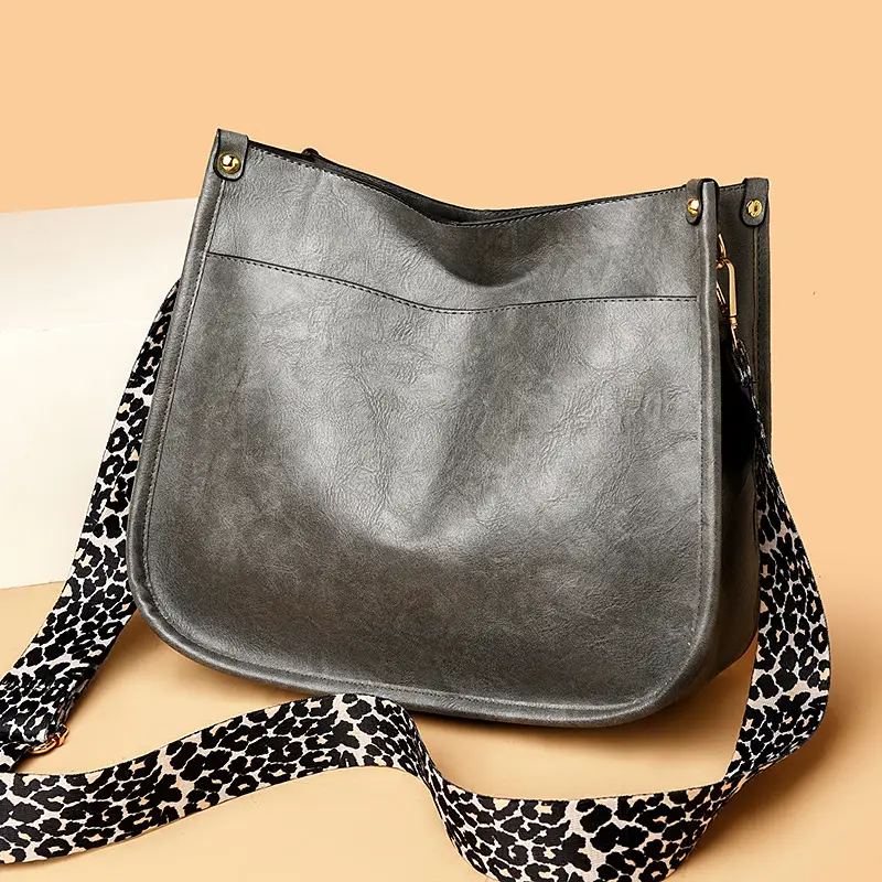 Retro Black Crossbody Bag with Geometric Strap