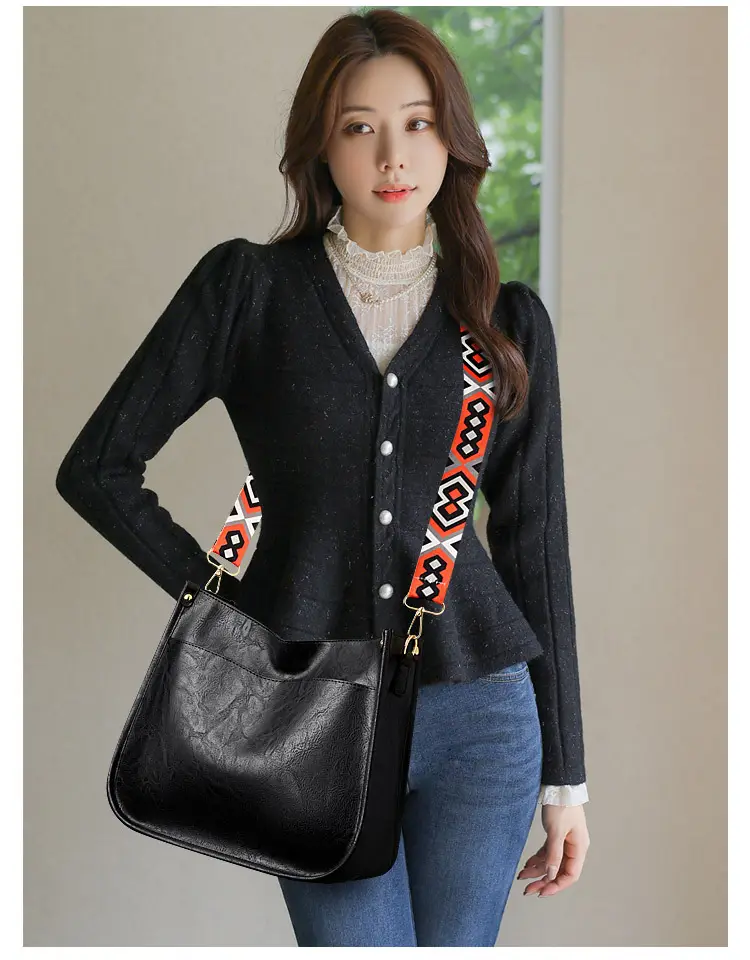 Retro Black Crossbody Bag with Geometric Strap — feature 12