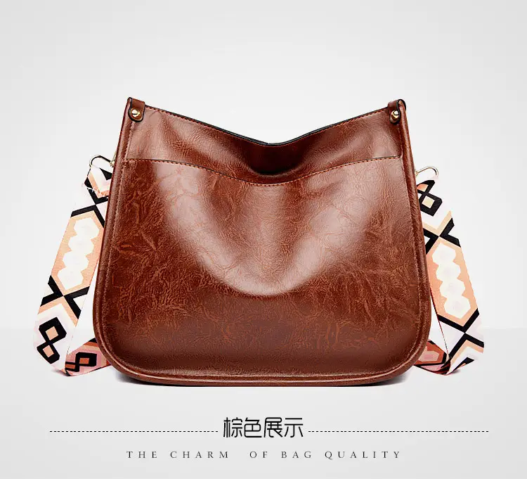 Retro Black Crossbody Bag with Geometric Strap — feature 21