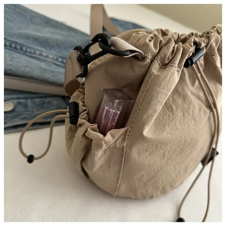 Korean-style Crossbody Bag Olive Green Nylon Lightweight Casual Shoulder Bag — feature 14