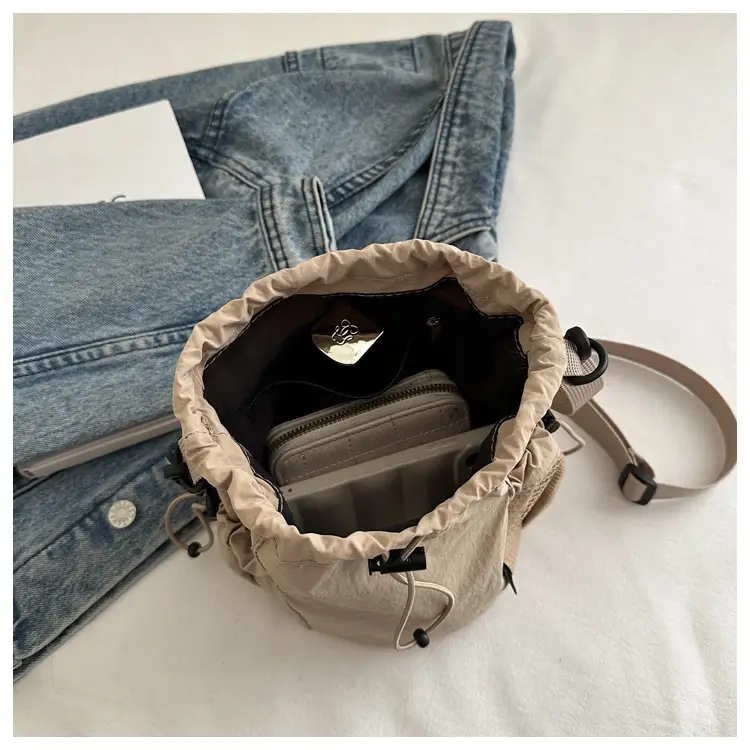 Korean-style Crossbody Bag Olive Green Nylon Lightweight Casual Shoulder Bag — feature 32