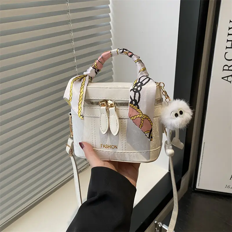 Trendy Pink Green Women's Small Handbag 2026 - Image 14