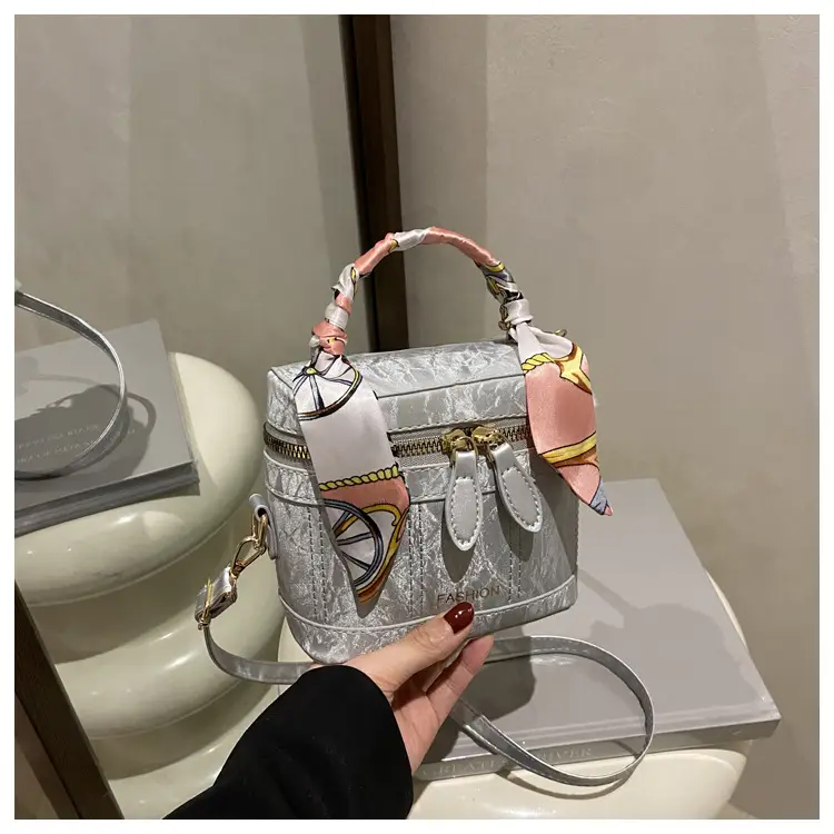 Trendy Pink Green Women's Small Handbag 2026 — feature 13