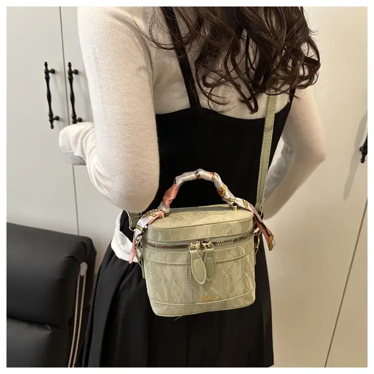 Trendy Pink Green Women's Small Handbag 2026 — feature 28