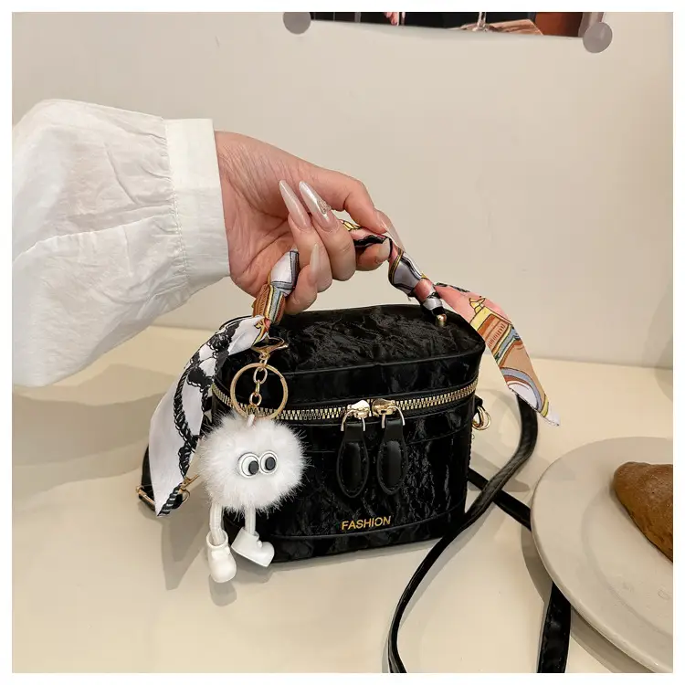Trendy Pink Green Women's Small Handbag 2026 — feature 29