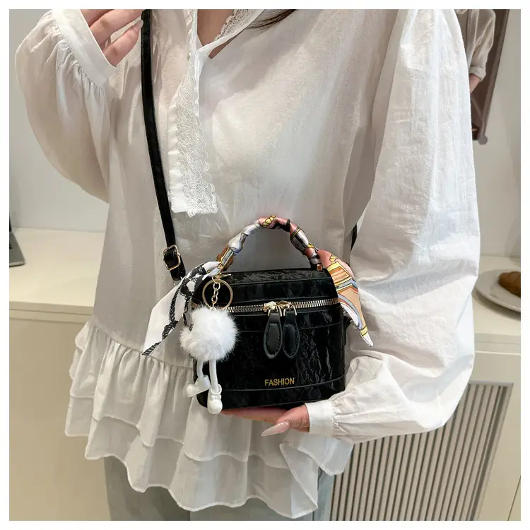Trendy Pink Green Women's Small Handbag 2026 — feature 34