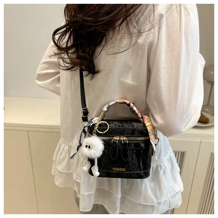 Trendy Pink Green Women's Small Handbag 2026 — feature 37
