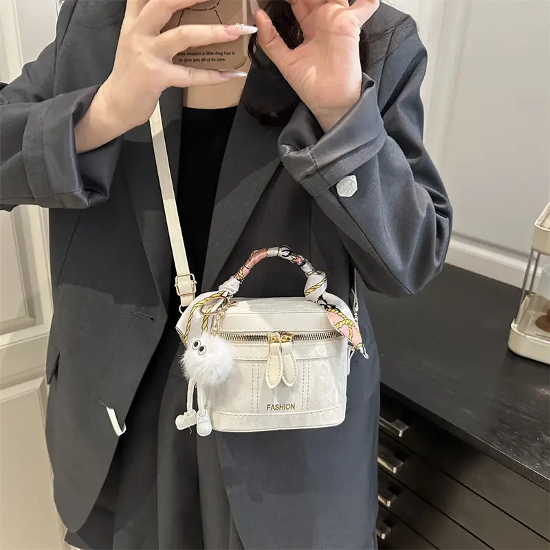 Trendy Pink Green Women's Small Handbag 2026 - Image 10
