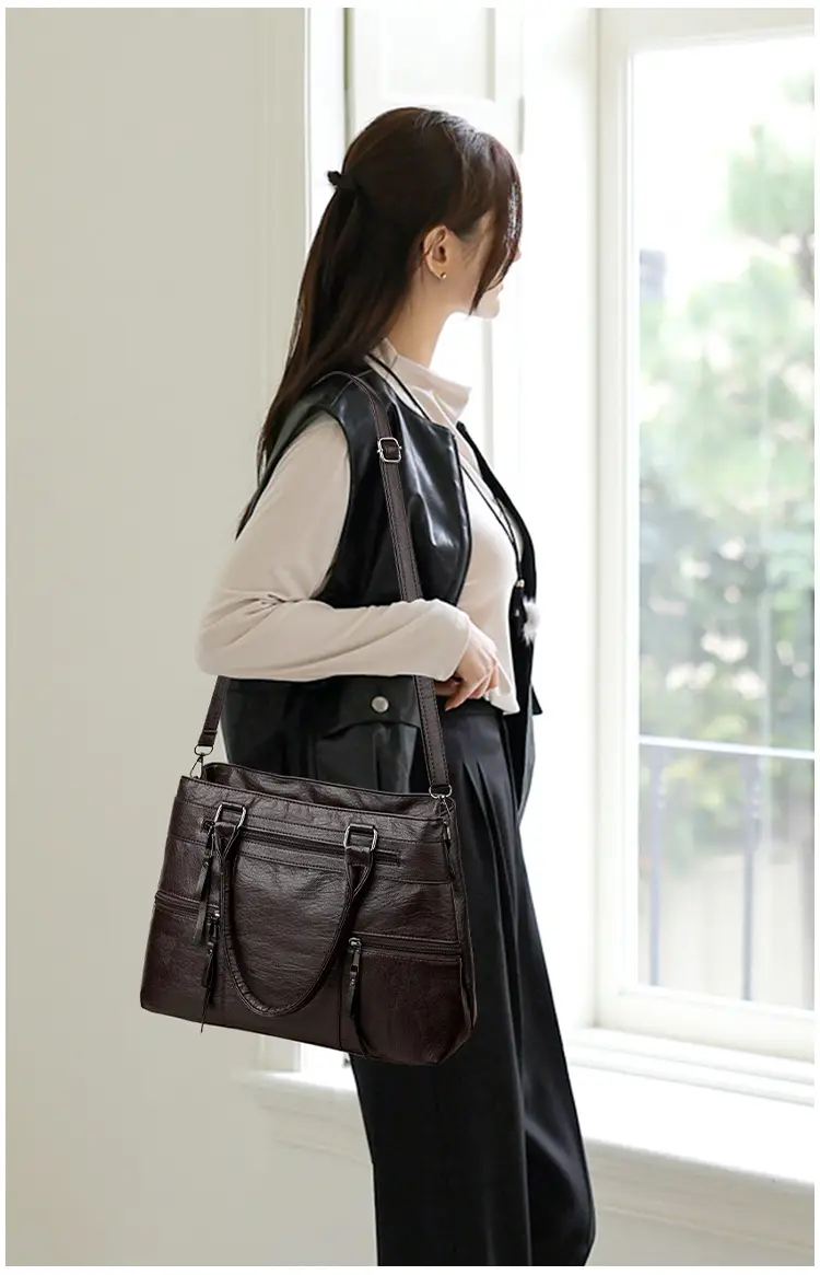 Black Leather Crossbody Bag for Women Large Capacity — feature 5