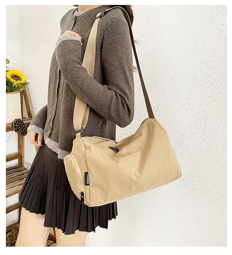 Women's Large Capacity Beige Shoulder Bag 2025 — feature 1