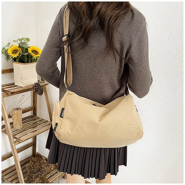 Women's Large Capacity Beige Shoulder Bag 2025 — feature 10