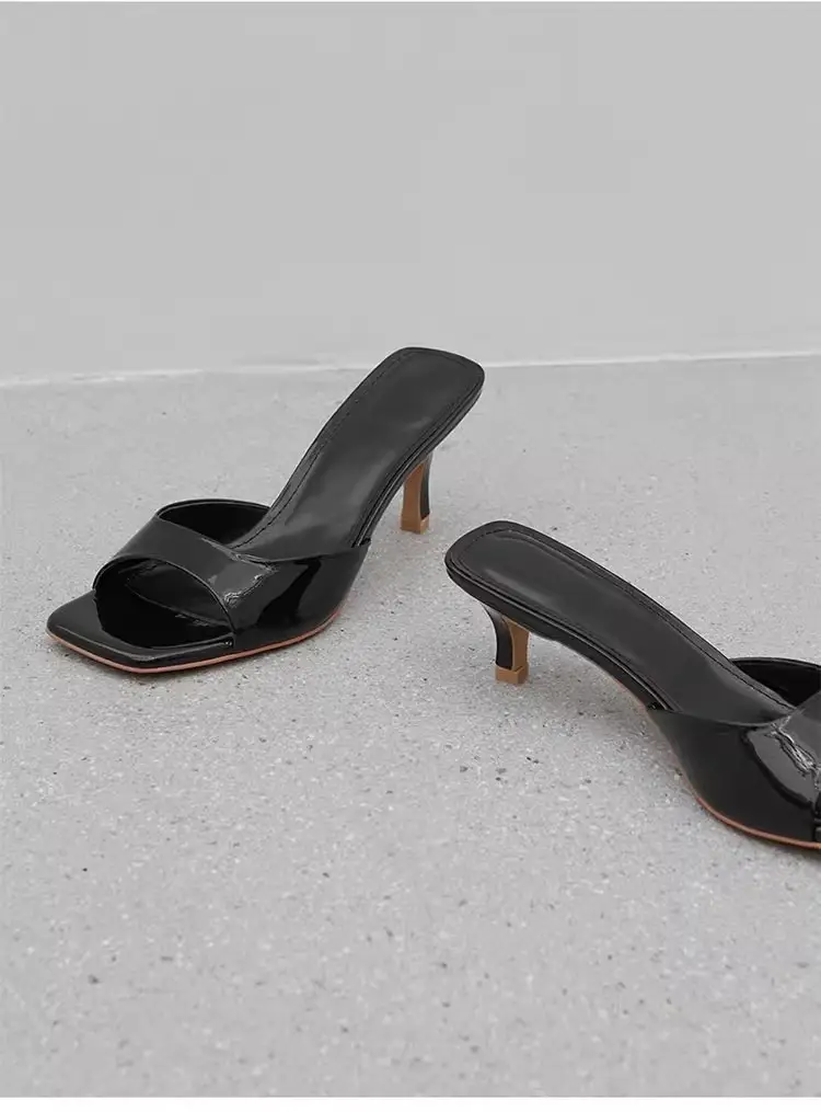 White Square Toe Patent Leather Heel Sandals 2025 — feature 6