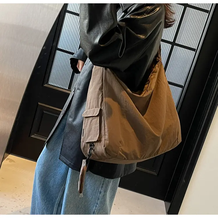 Lightweight Travel Bag Large Capacity Casual Shoulder Crossbody — feature 25