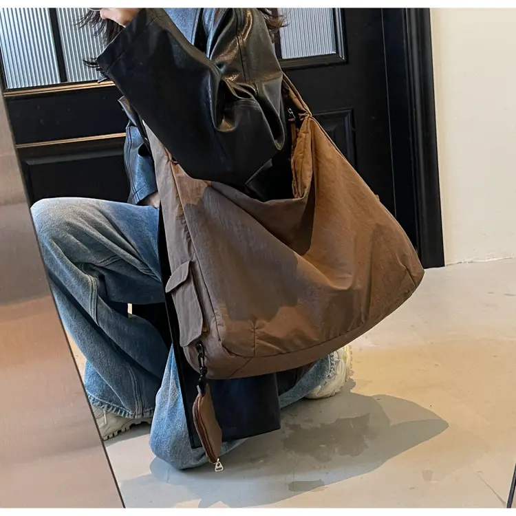 Lightweight Travel Bag Large Capacity Casual Shoulder Crossbody — feature 27