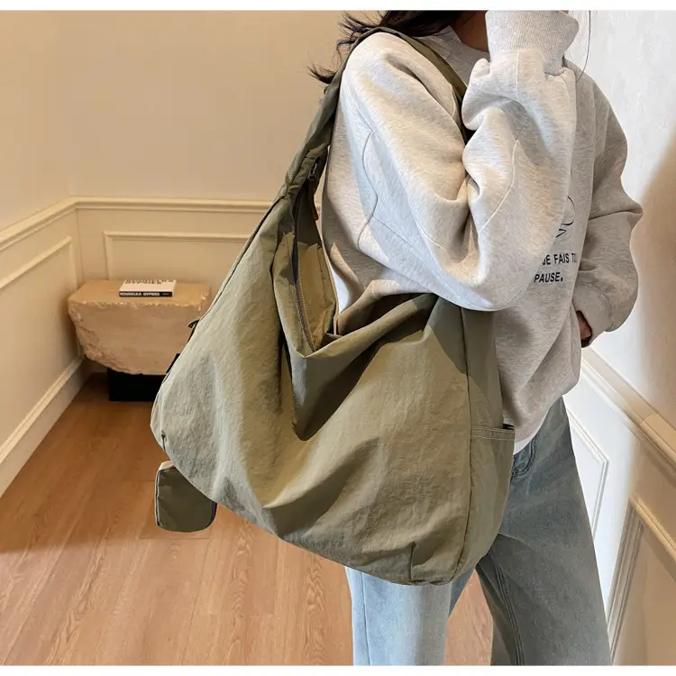 Lightweight Travel Bag Large Capacity Casual Shoulder Crossbody — feature 31