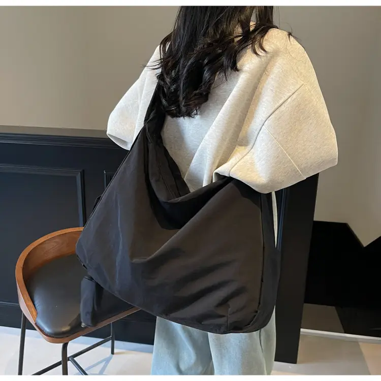 Lightweight Travel Bag Large Capacity Casual Shoulder Crossbody — feature 37