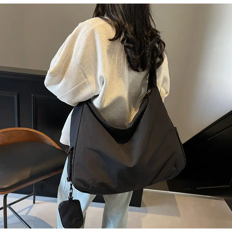 Lightweight Travel Bag Large Capacity Casual Shoulder Crossbody — feature 39