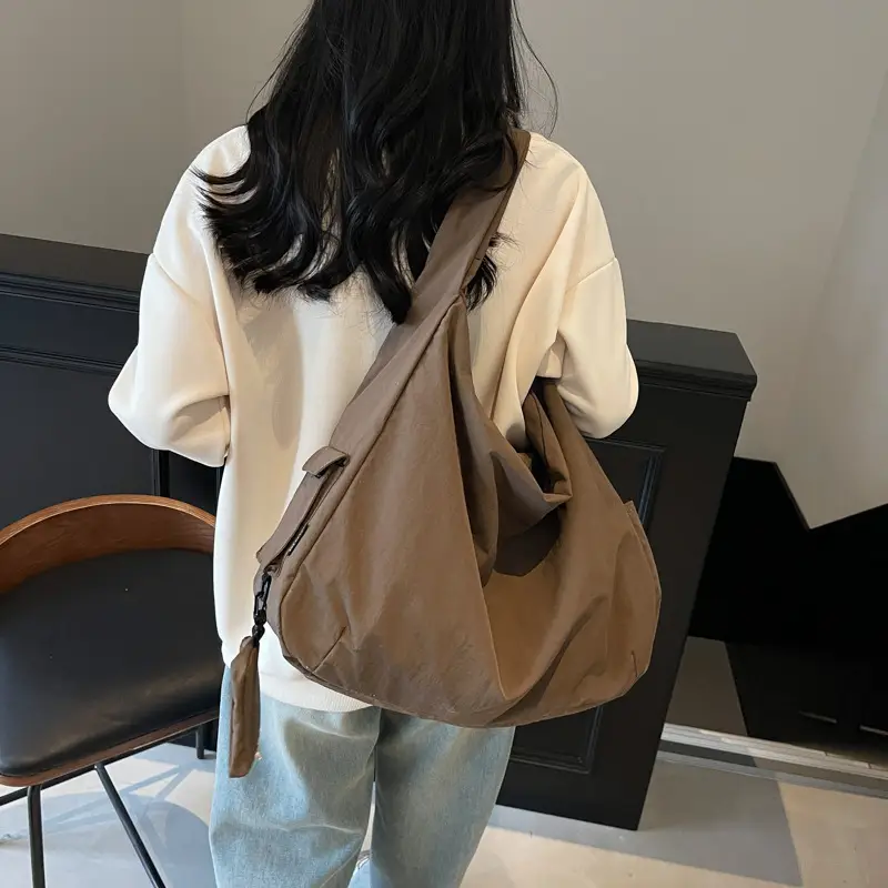 Lightweight Travel Bag Large Capacity Casual Shoulder Crossbody - Image 3