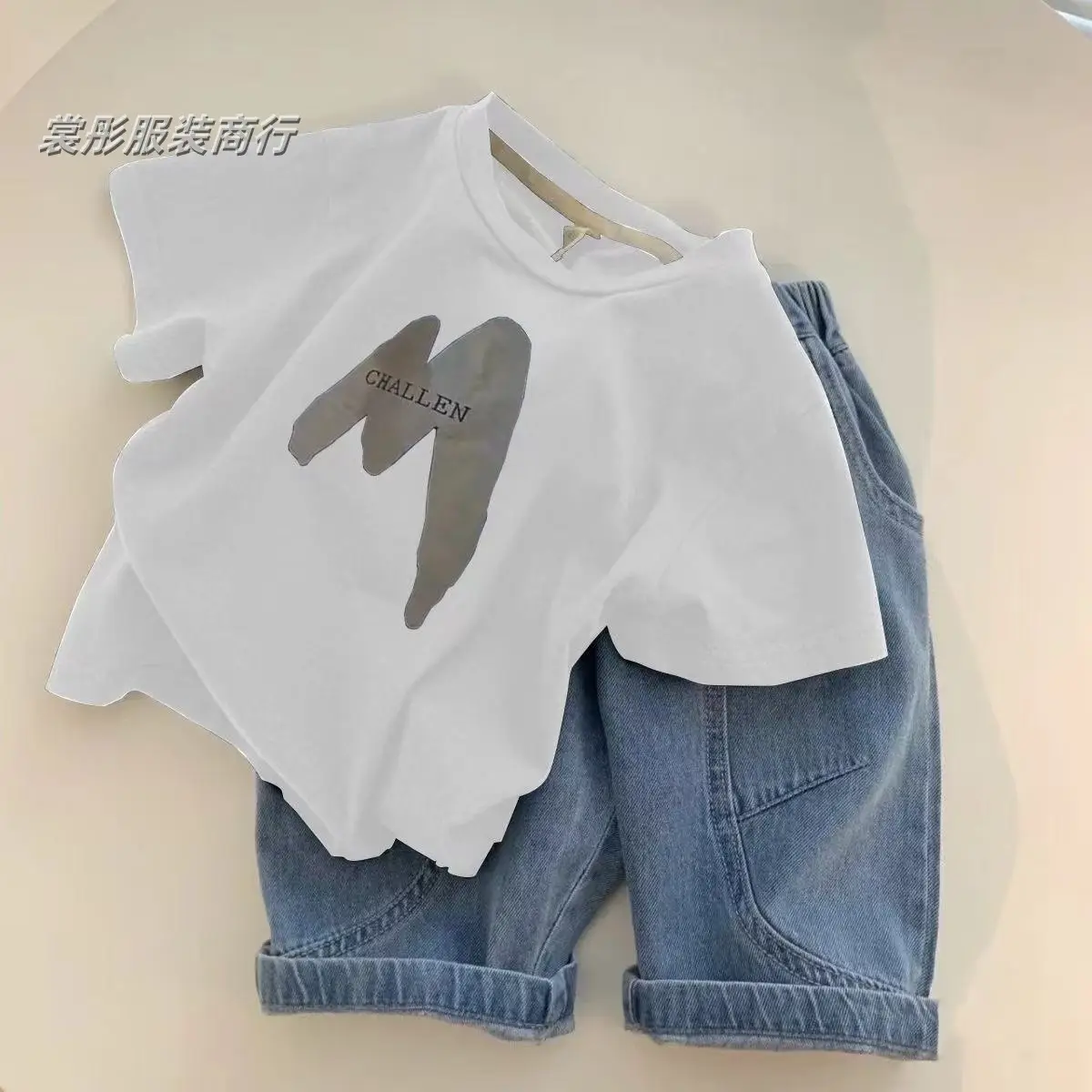 Boys Graphic T-Shirt White Bear Print Medium to XL - Image 20