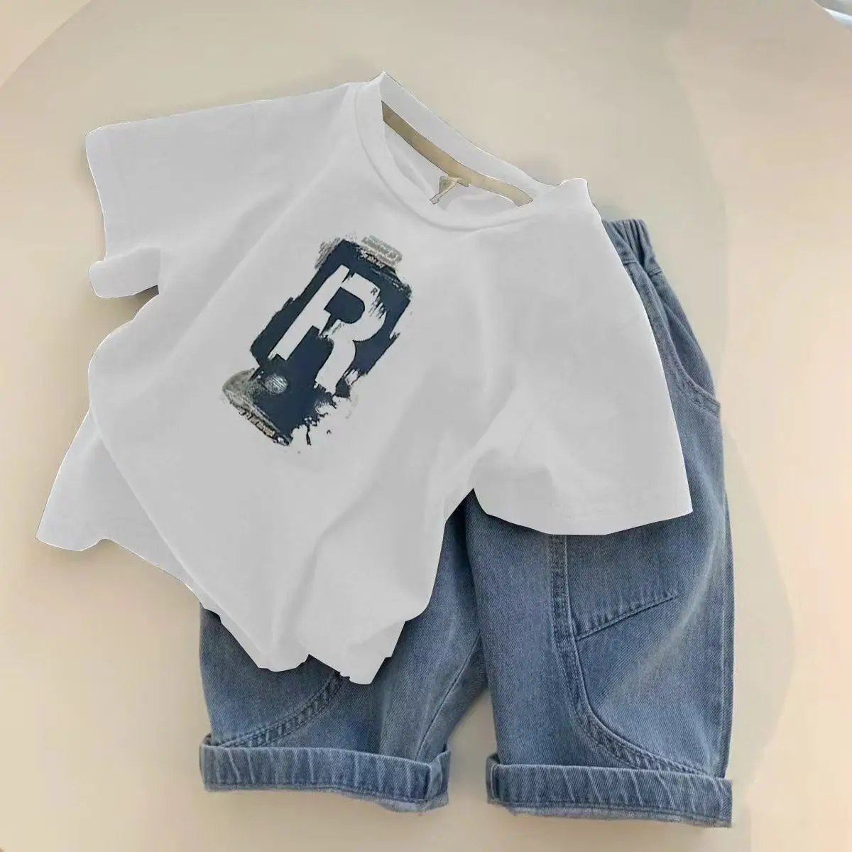 Boys Graphic T-Shirt White Bear Print Medium to XL - Image 10