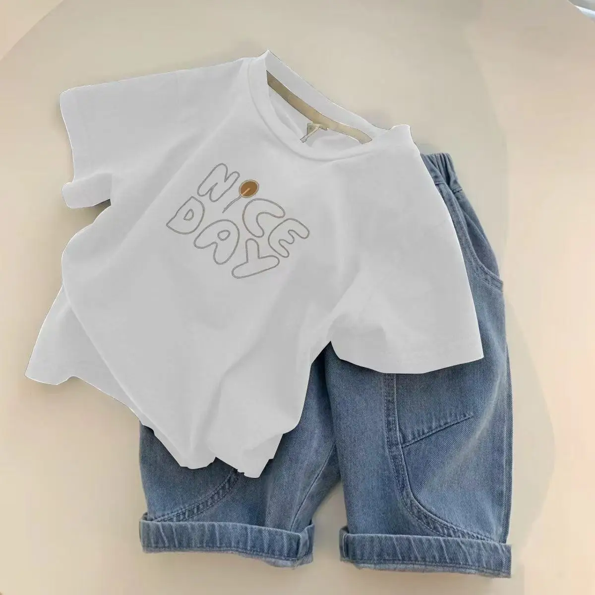 Boys Graphic T-Shirt White Bear Print Medium to XL - Image 7