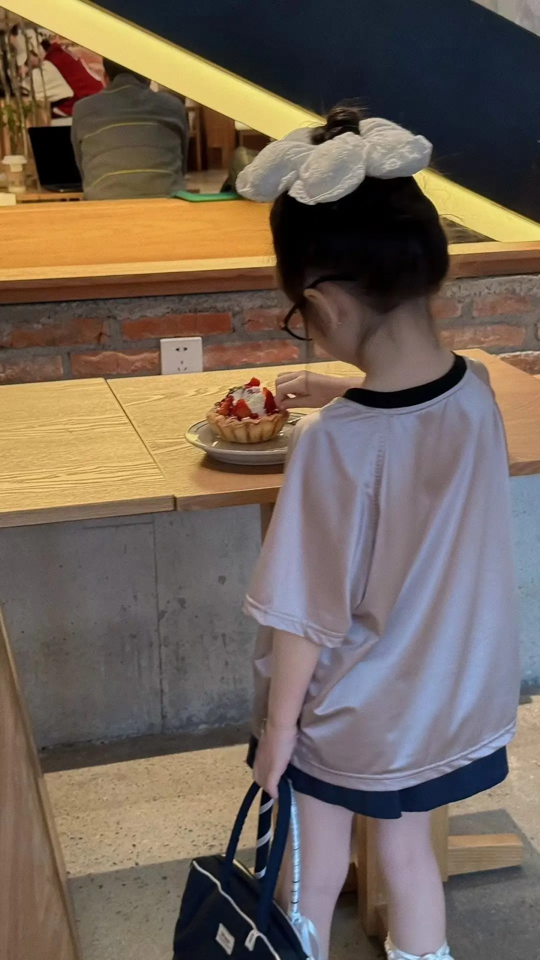 Girls Satin T-Shirt 2025 Summer Loose Fit — feature 6