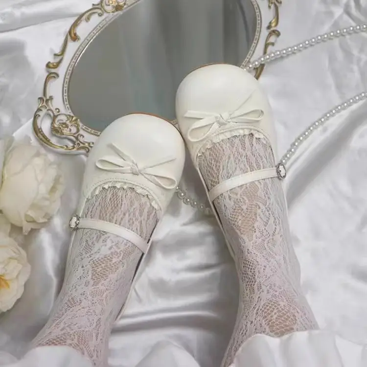 2025 New Arrival French Style Retro White Round Toe Bow Flat Single-layer Shoes Women's Spring Slip-on Soft-soled Pea Shoes - Image 4