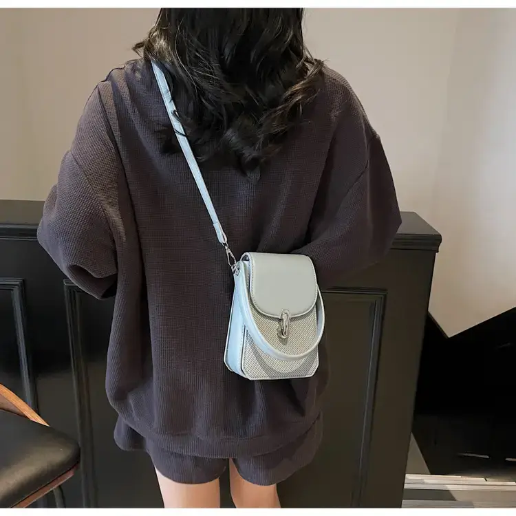 Beige Portable Phone Shoulder Bag for Women 2025 — feature 10