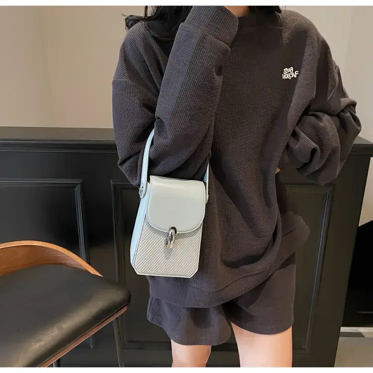 Beige Portable Phone Shoulder Bag for Women 2025 — feature 11