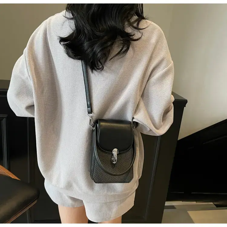 Beige Portable Phone Shoulder Bag for Women 2025 — feature 12