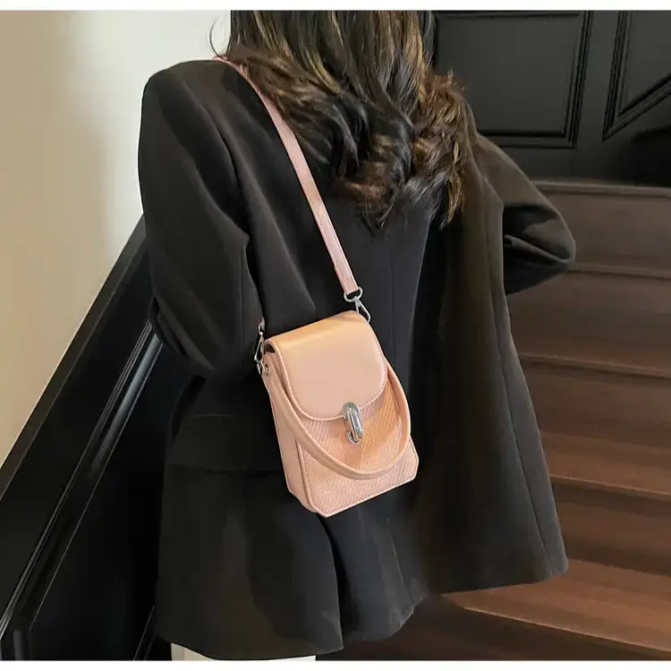 Beige Portable Phone Shoulder Bag for Women 2025 — feature 16