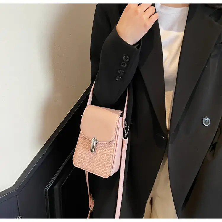 Beige Portable Phone Shoulder Bag for Women 2025 — feature 18