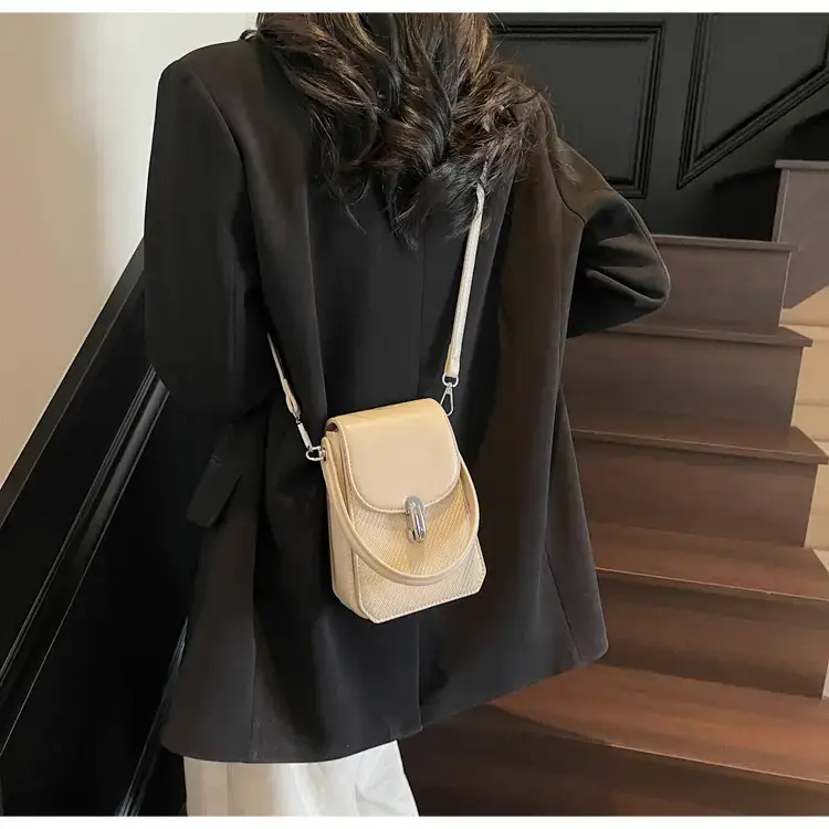 Beige Portable Phone Shoulder Bag for Women 2025 — feature 19
