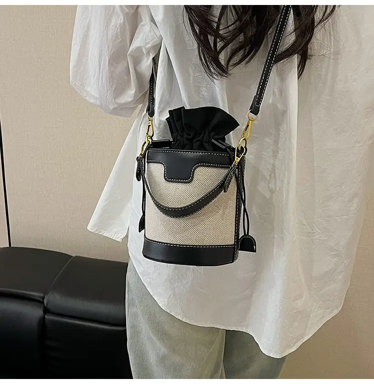 Women's Contrast Color Crossbody Bag 2026 New Style — feature 38