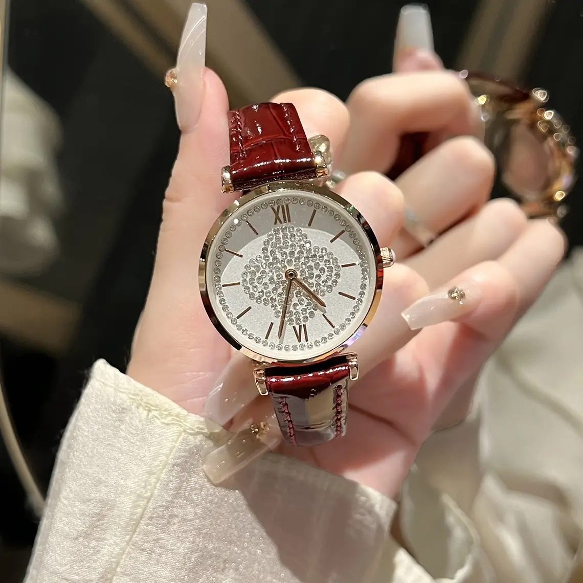 Feminine Ultra-Thin Cross-Border Watch with Four-Leaf Clover - Image 2