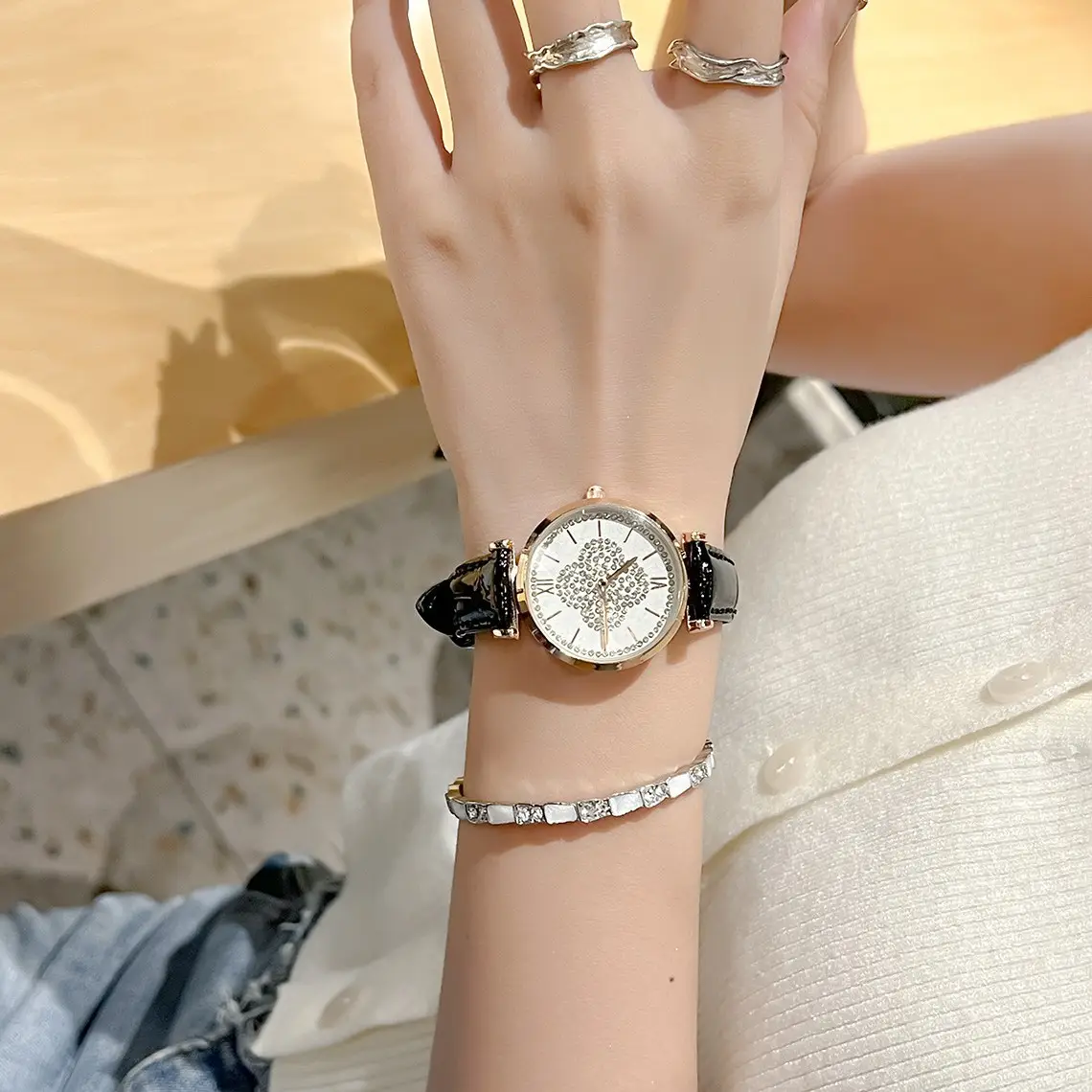 Feminine Ultra-Thin Cross-Border Watch with Four-Leaf Clover - Image 4