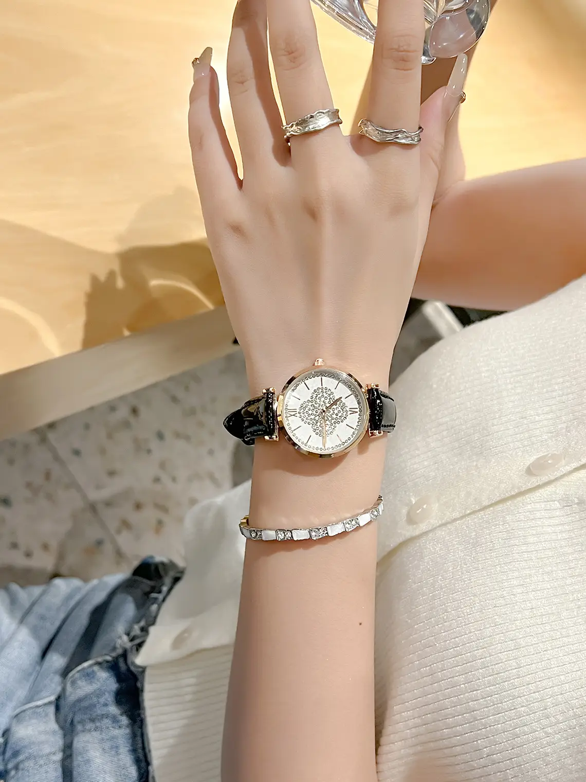 Feminine Ultra-Thin Cross-Border Watch with Four-Leaf Clover — feature 8