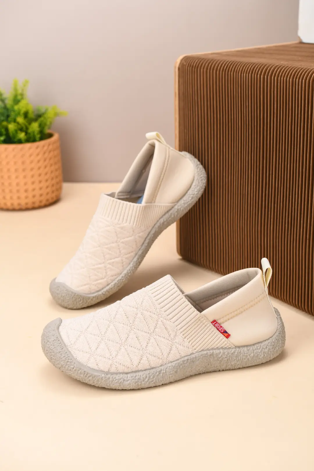 Foreign Trade 2025 New Arrival Cloth Shoes Women's Spring and Autumn Casual Shoes All-match Fly-knit Shoes Slip-on Non-slip Breathable Mother Shoes — feature 2
