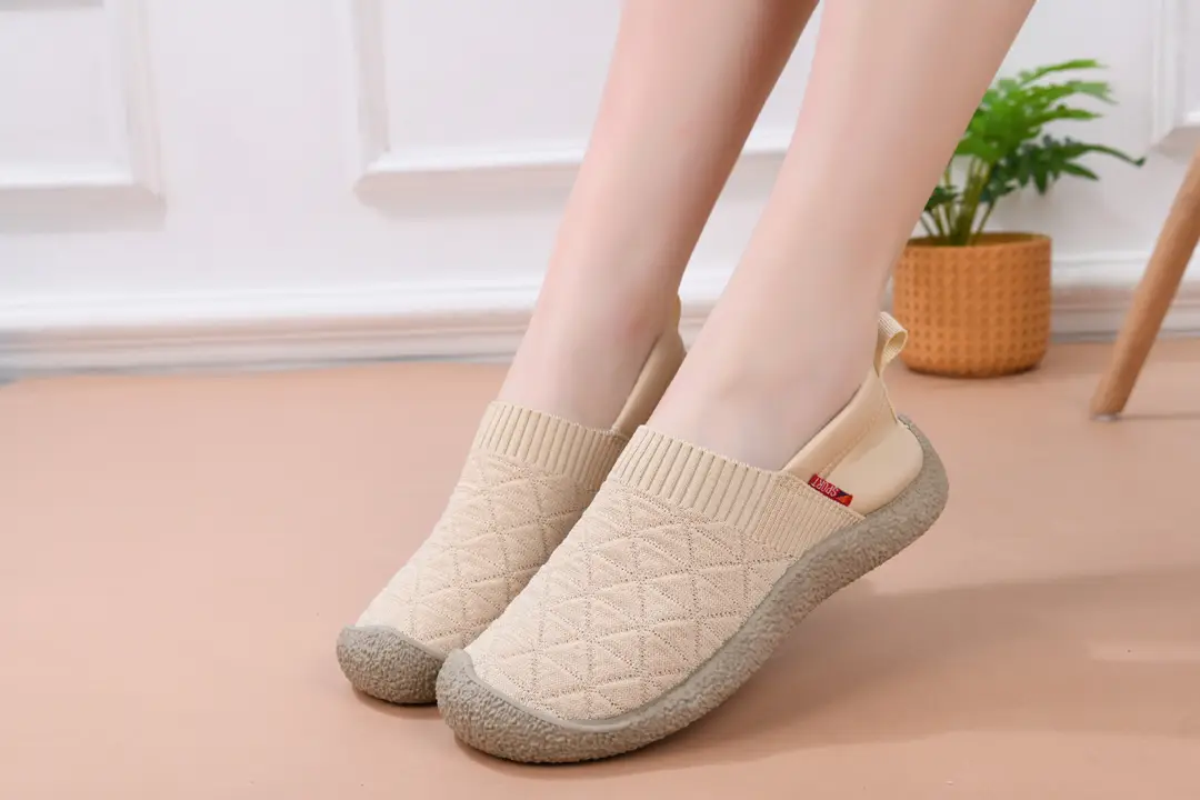 Foreign Trade 2025 New Arrival Cloth Shoes Women's Spring and Autumn Casual Shoes All-match Fly-knit Shoes Slip-on Non-slip Breathable Mother Shoes — feature 21