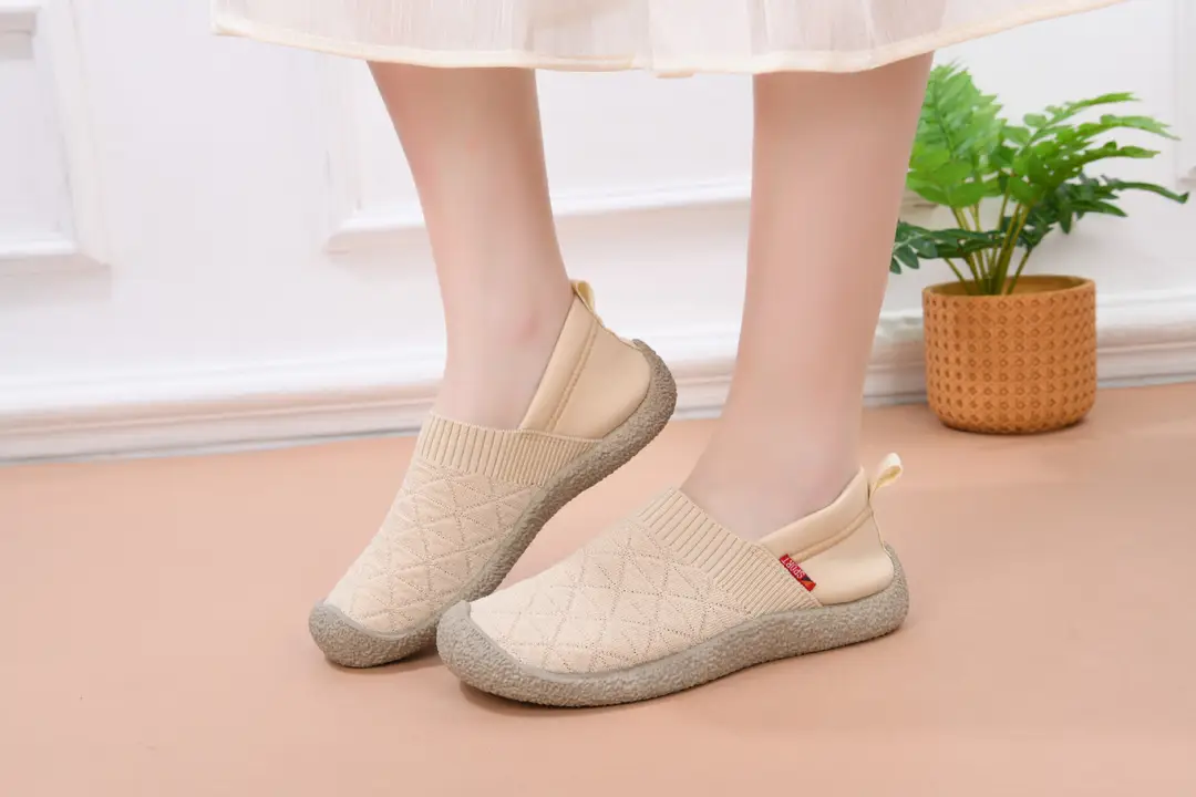 Foreign Trade 2025 New Arrival Cloth Shoes Women's Spring and Autumn Casual Shoes All-match Fly-knit Shoes Slip-on Non-slip Breathable Mother Shoes — feature 23