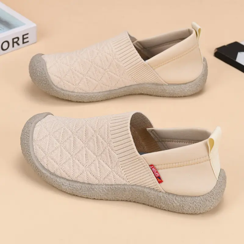 Foreign Trade 2025 New Arrival Cloth Shoes Women's Spring and Autumn Casual Shoes All-match Fly-knit Shoes Slip-on Non-slip Breathable Mother Shoes - Image 2