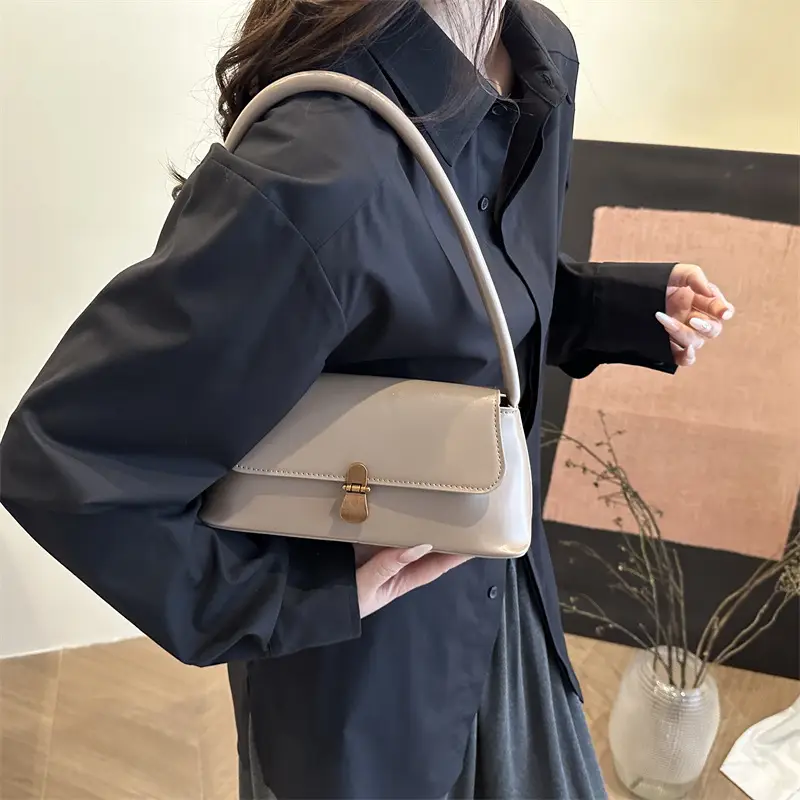 Women's White Leather Crossbody Bag with Gold Clasp — feature 15
