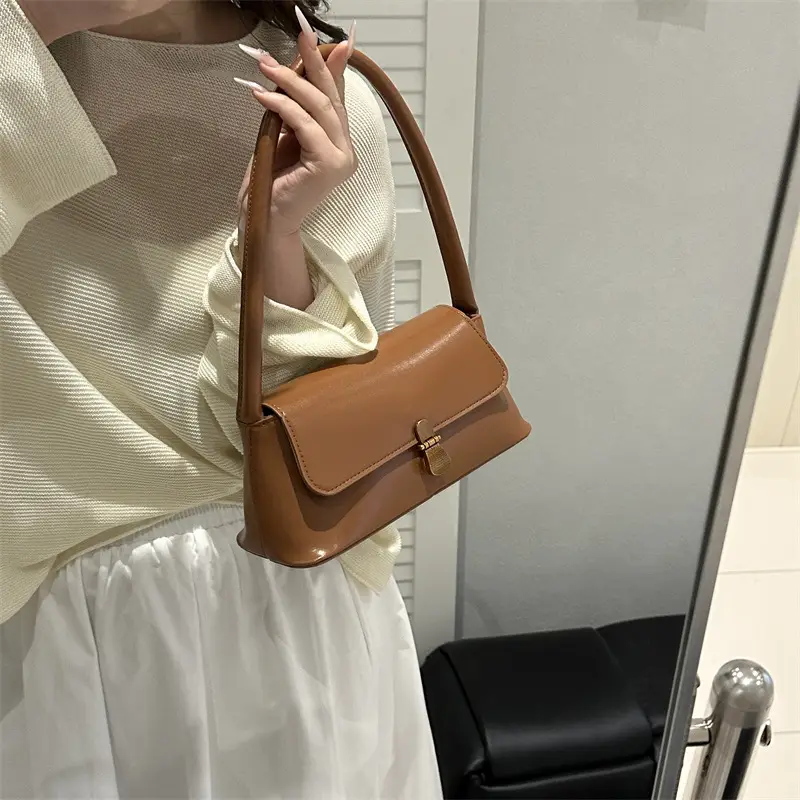 Women's White Leather Crossbody Bag with Gold Clasp — feature 26