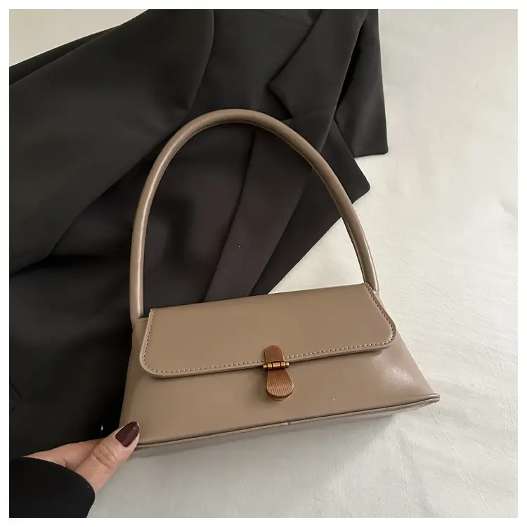 Women's White Leather Crossbody Bag with Gold Clasp — feature 7