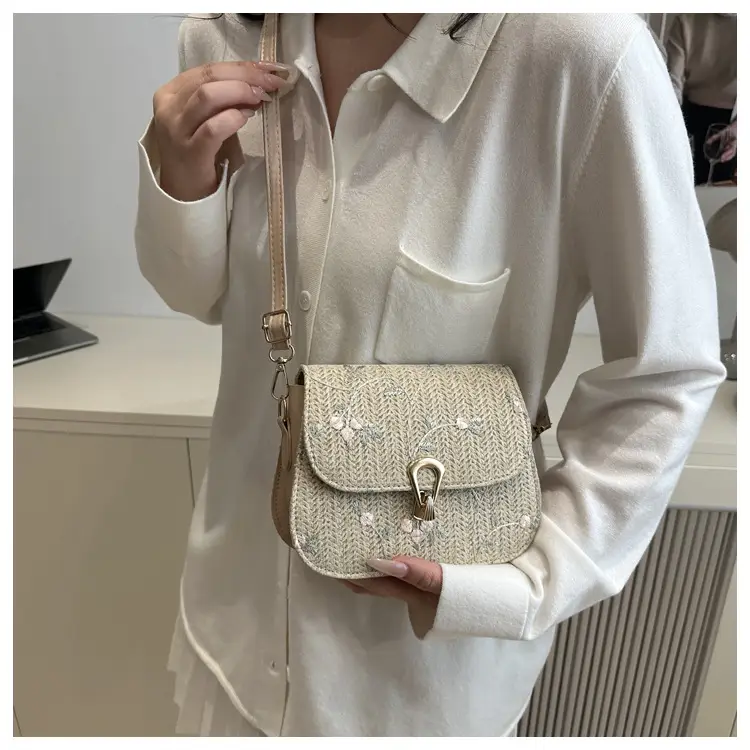 Sweet Lace Flower Woven Saddle Bag for Women — feature 16